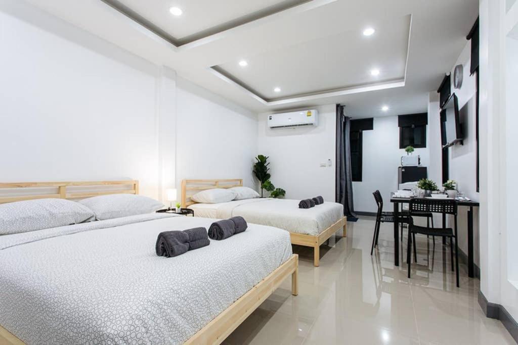 P2 Silom Large 2Beds Full Kitchen Wifi 4-6Pax Apartment Bangkok Bagian luar foto